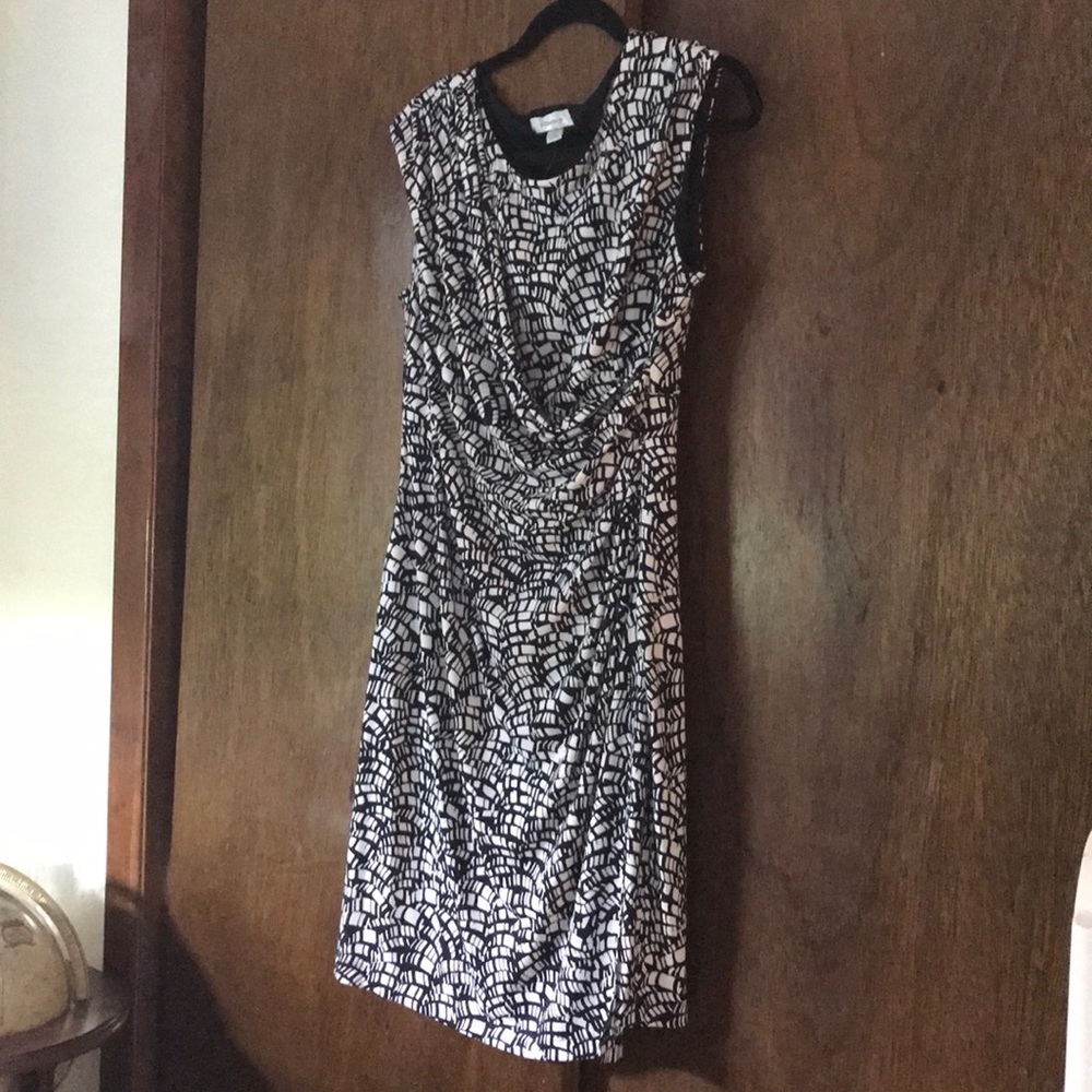 Dress - Picture 2 of 5